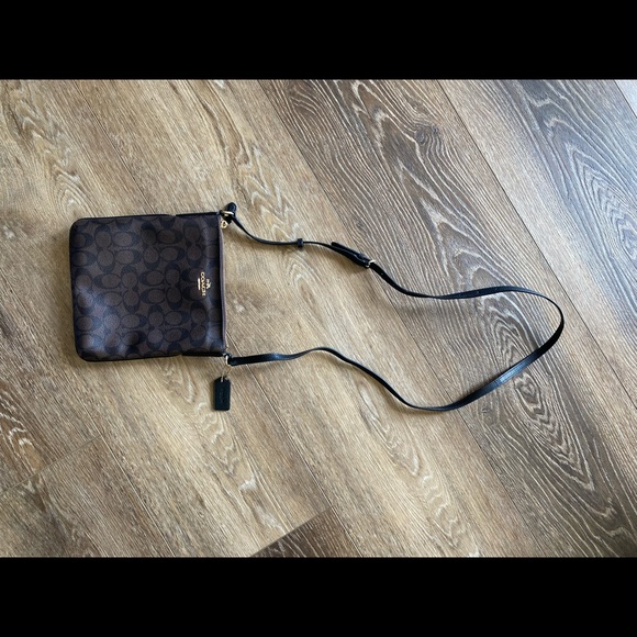 Coach purse - Picture 2 of 3